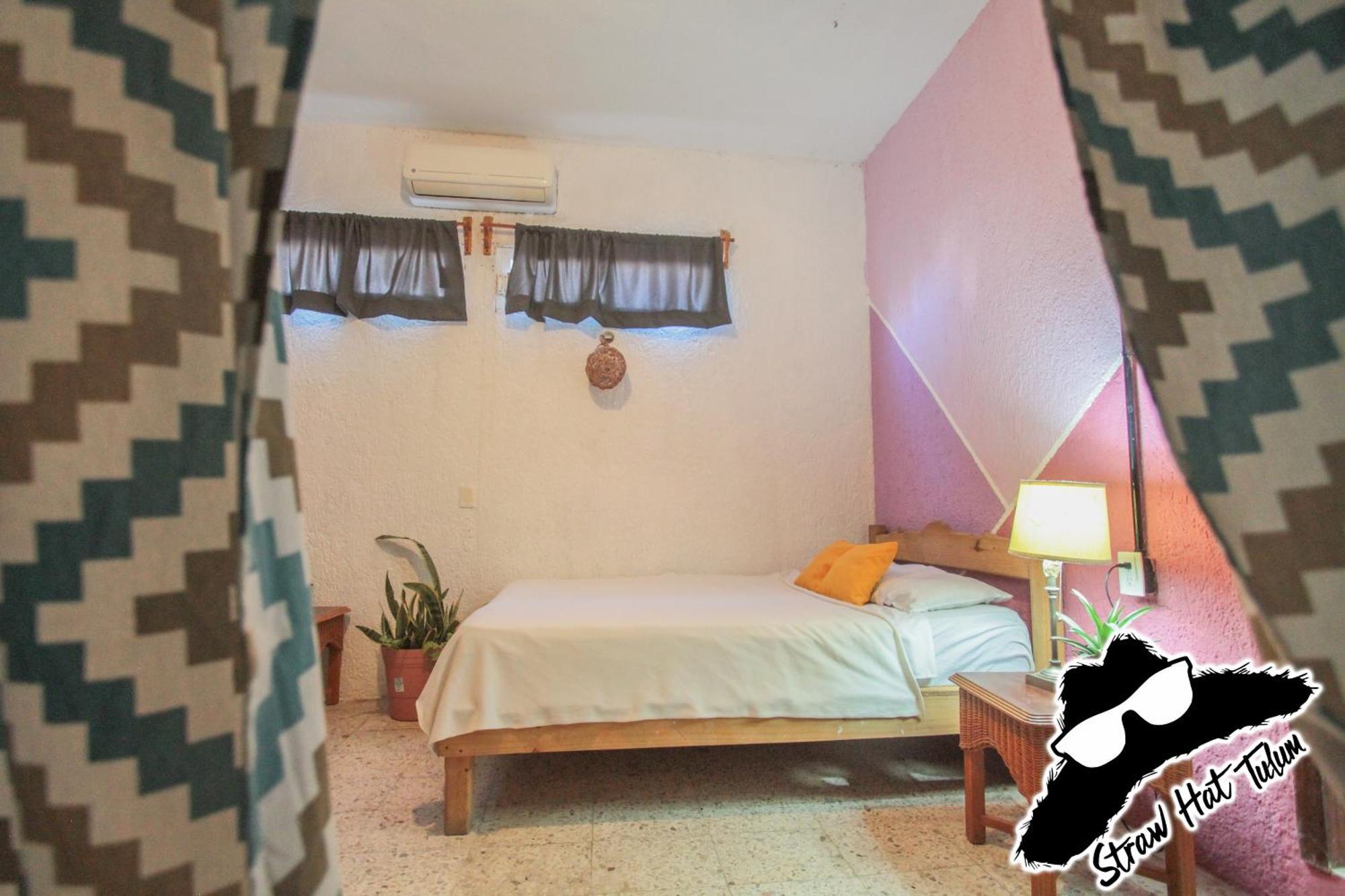 Straw Hat Hostel & Rooftop Bar ตูลุม ภายนอก รูปภาพ