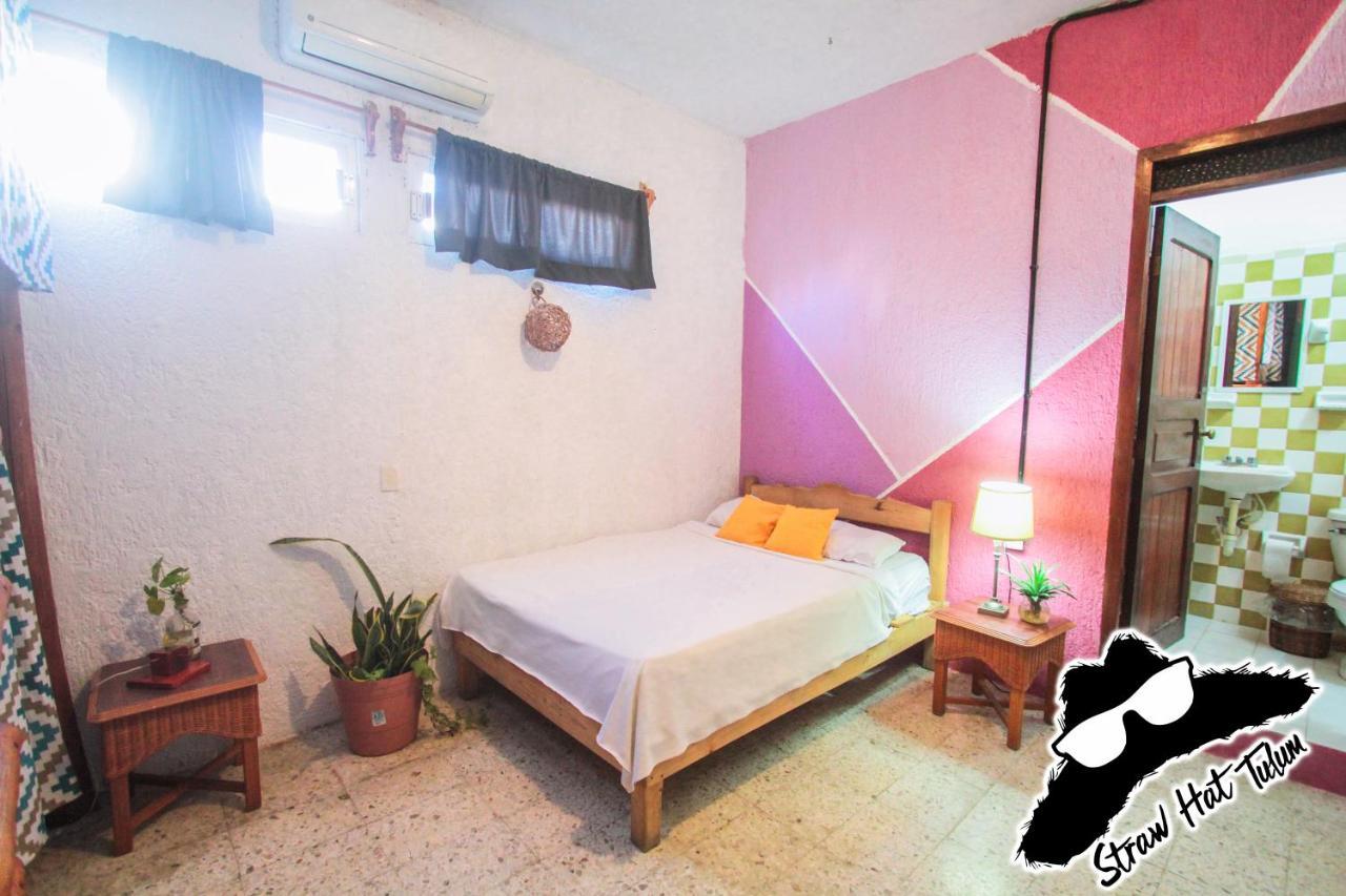 Straw Hat Hostel & Rooftop Bar ตูลุม ภายนอก รูปภาพ