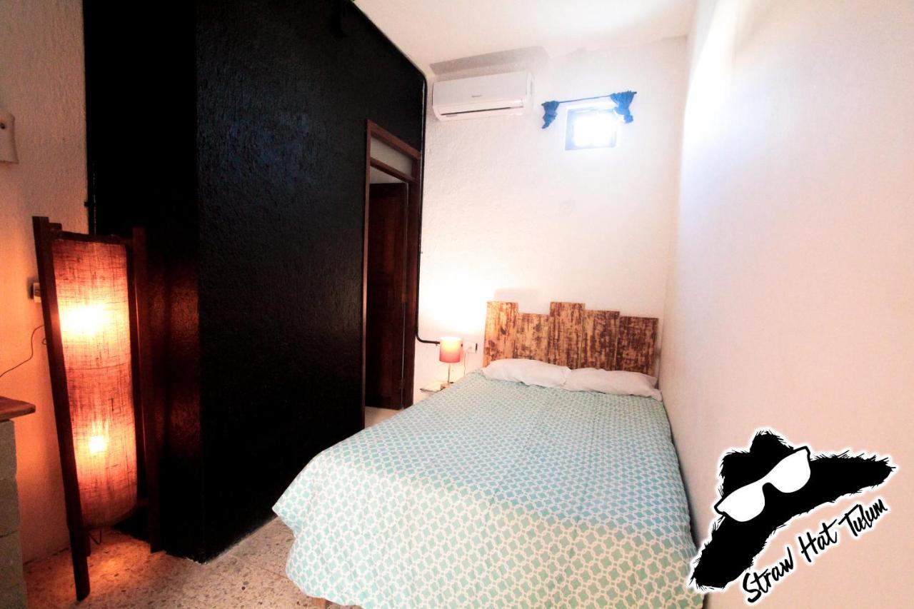 Straw Hat Hostel & Rooftop Bar ตูลุม ภายนอก รูปภาพ