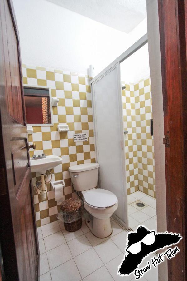 Straw Hat Hostel & Rooftop Bar ตูลุม ภายนอก รูปภาพ