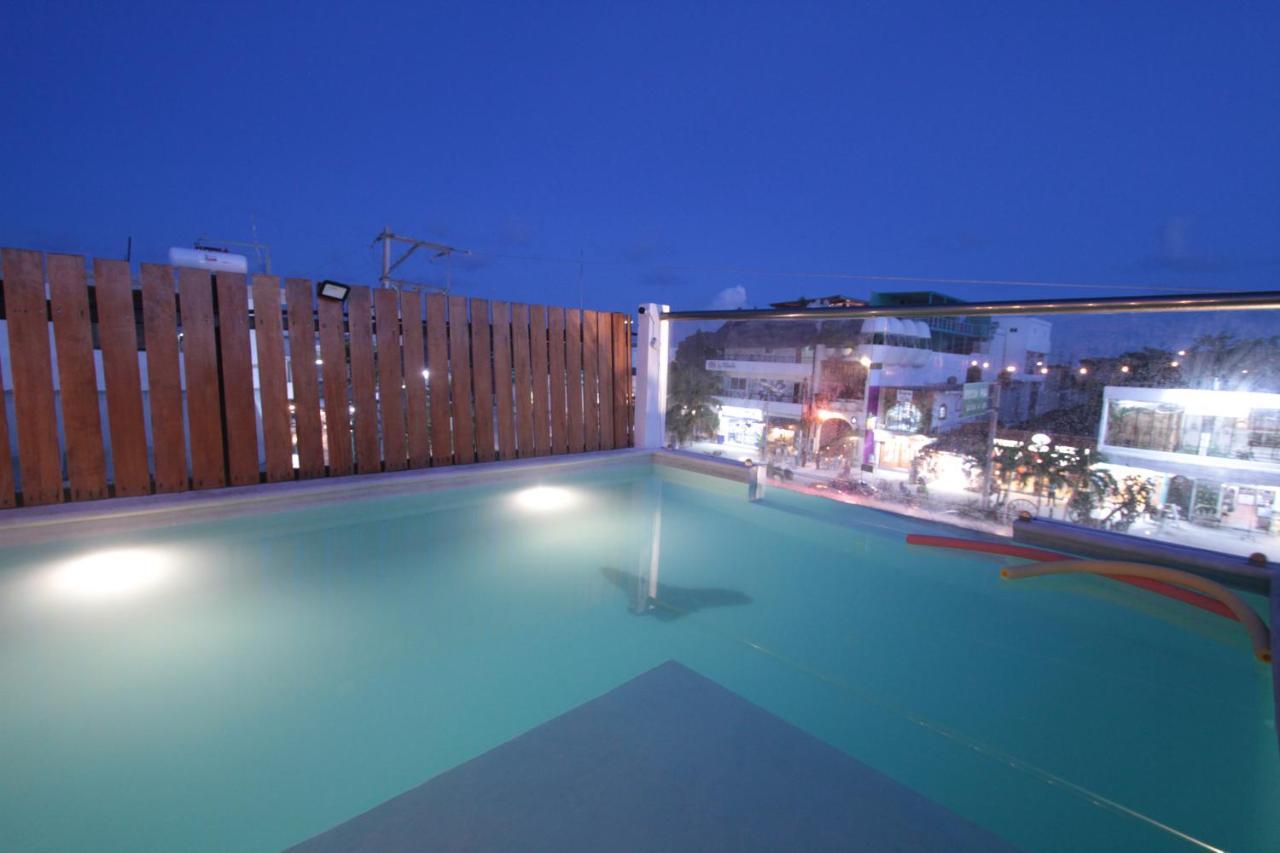Straw Hat Hostel & Rooftop Bar ตูลุม ภายนอก รูปภาพ