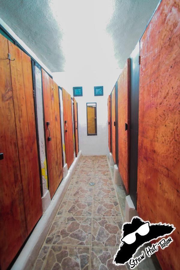 Straw Hat Hostel & Rooftop Bar ตูลุม ภายนอก รูปภาพ