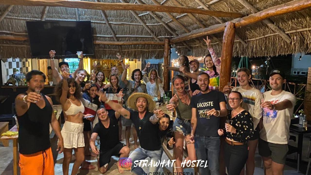 Straw Hat Hostel & Rooftop Bar ตูลุม ภายนอก รูปภาพ