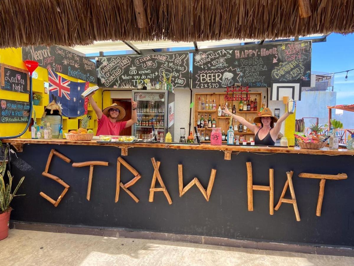 Straw Hat Hostel & Rooftop Bar ตูลุม ภายนอก รูปภาพ