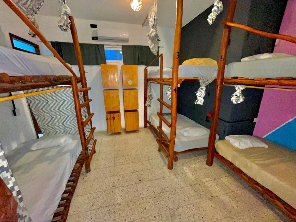 Straw Hat Hostel & Rooftop Bar ตูลุม ภายนอก รูปภาพ