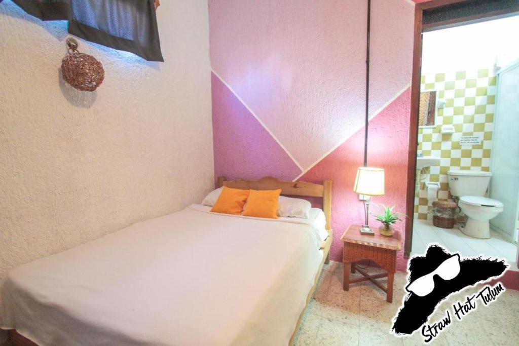Straw Hat Hostel & Rooftop Bar ตูลุม ภายนอก รูปภาพ